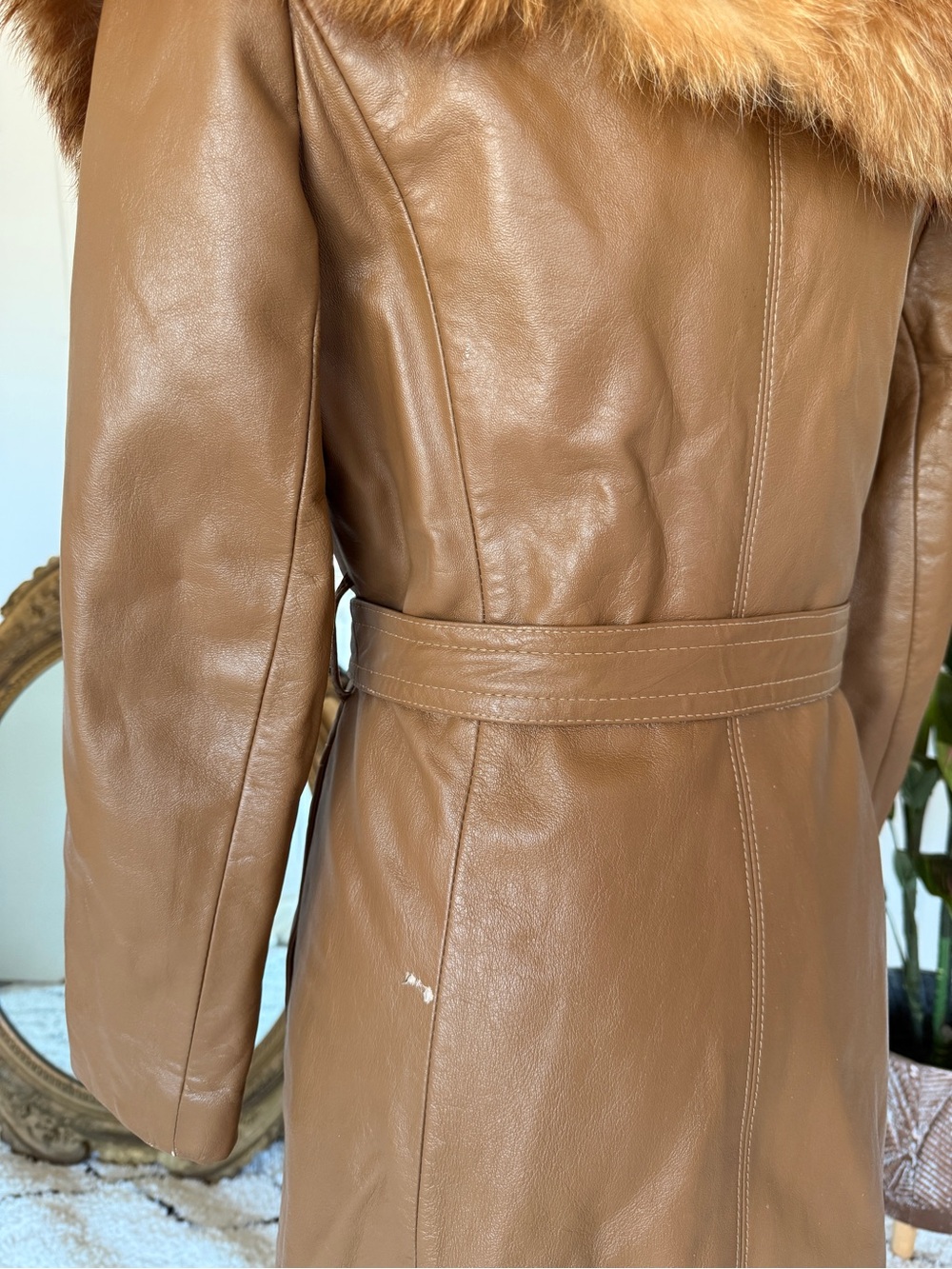 Women's Vintage 70s Brown Leather Trench Coat with Fox Fur Collar - Picture 6 of 7
